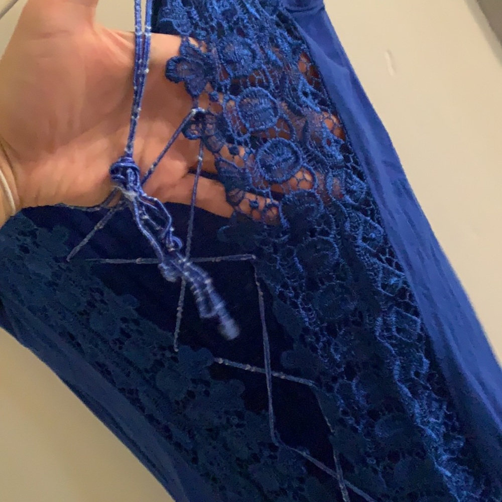 Blue too - Picture 4 of 7